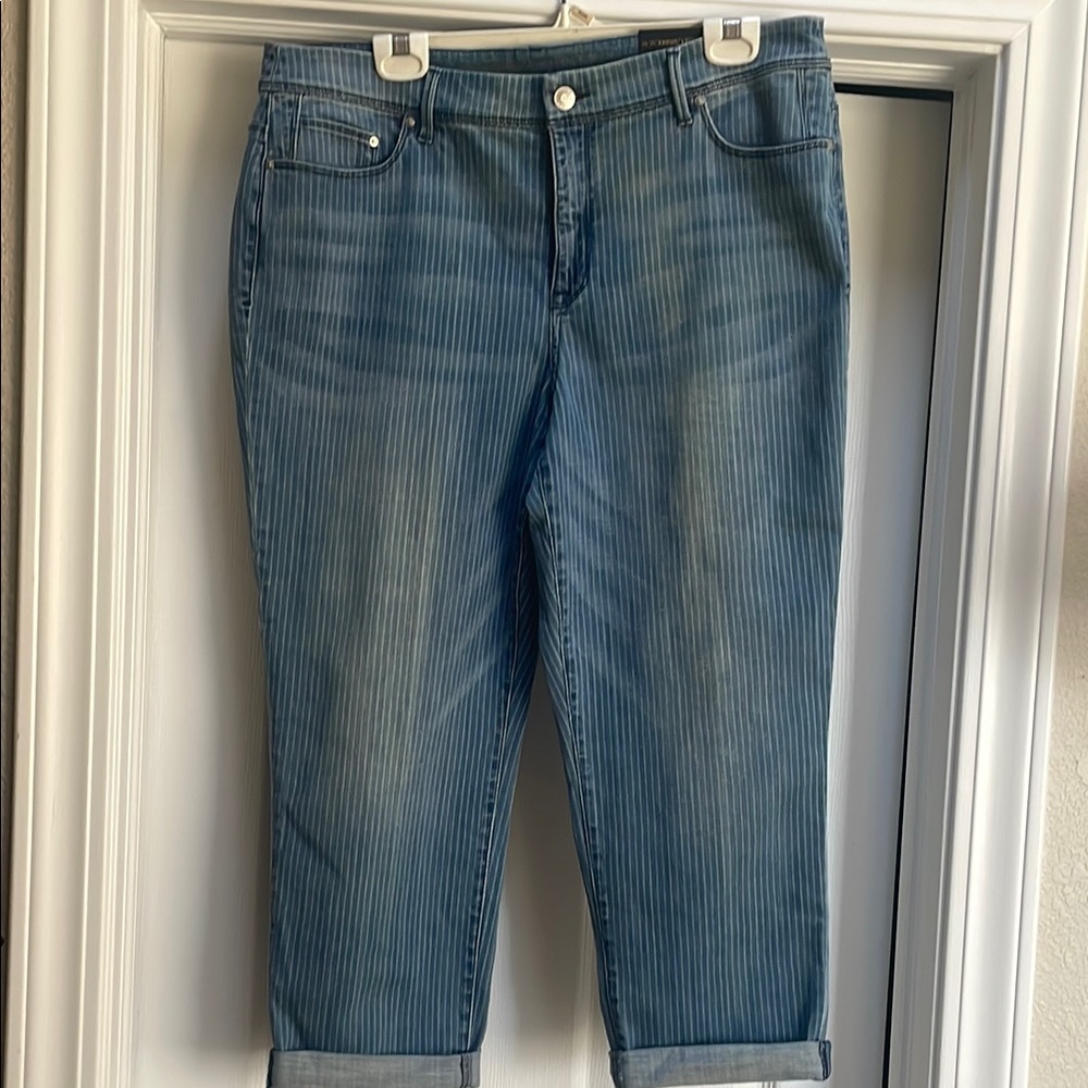 Chico's Blue Ankle Cropped Jeans